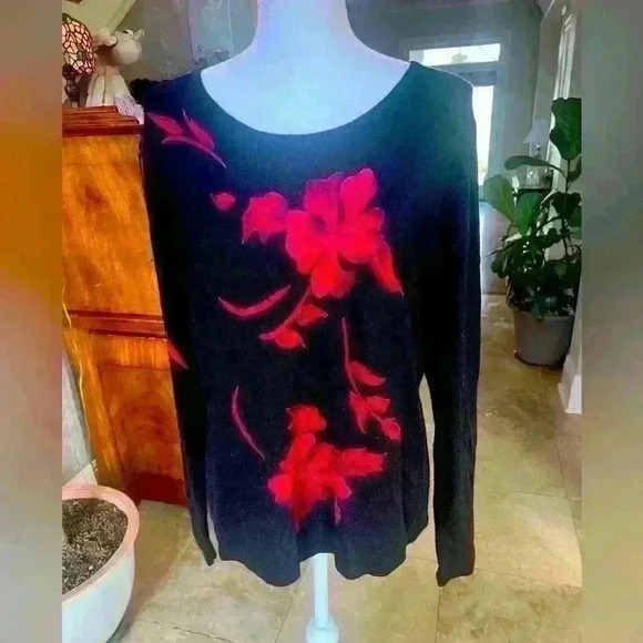 Cathy Daniel ladies Large sweater. Very good condition. Long sleeve super soft - Picture 3 of 6